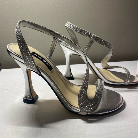 Silver Nine West heels - Picture 1 of 4